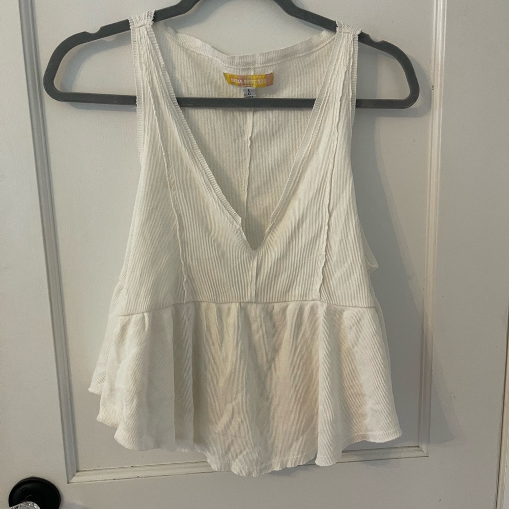 White loose tank top from urban